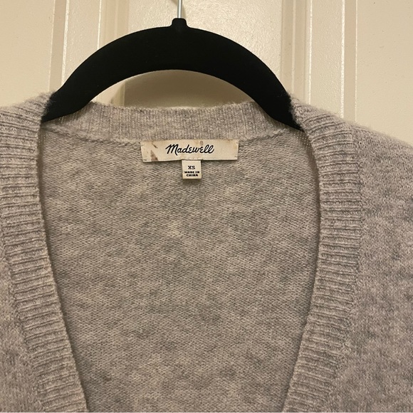 Madewell gray wrap-front pullover sweater made of super cozy yarn. XS - Picture 5 of 8
